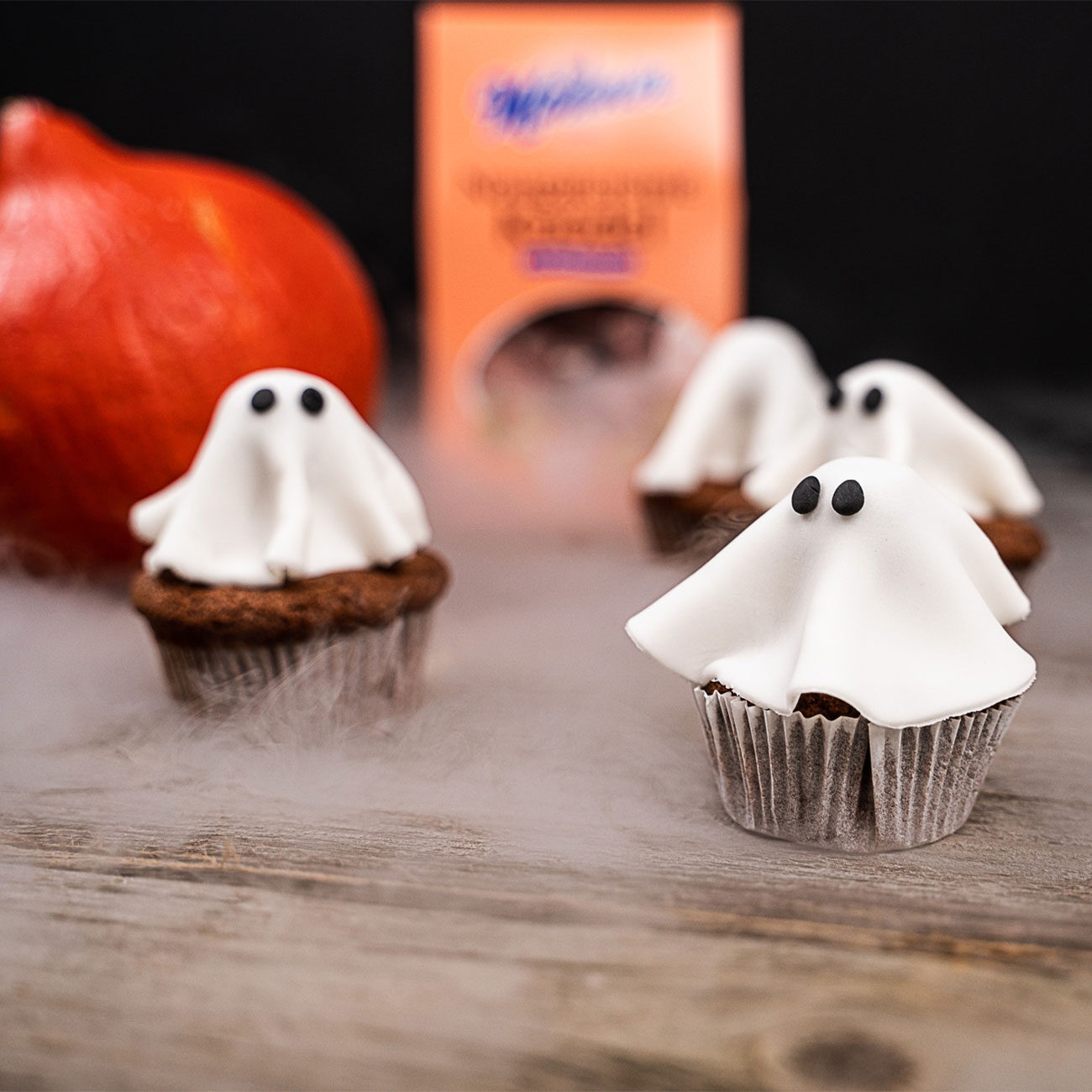 Manner Halloween Cupcakes mit Nougatcreme Knödel - manner.com — AT